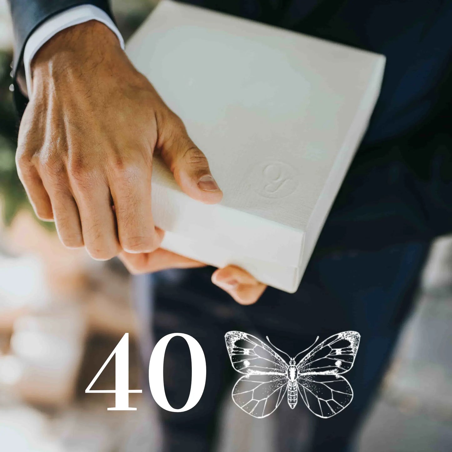 40 mariposas blancas vivas para liberar en vuelo en bodas u eventos especiales